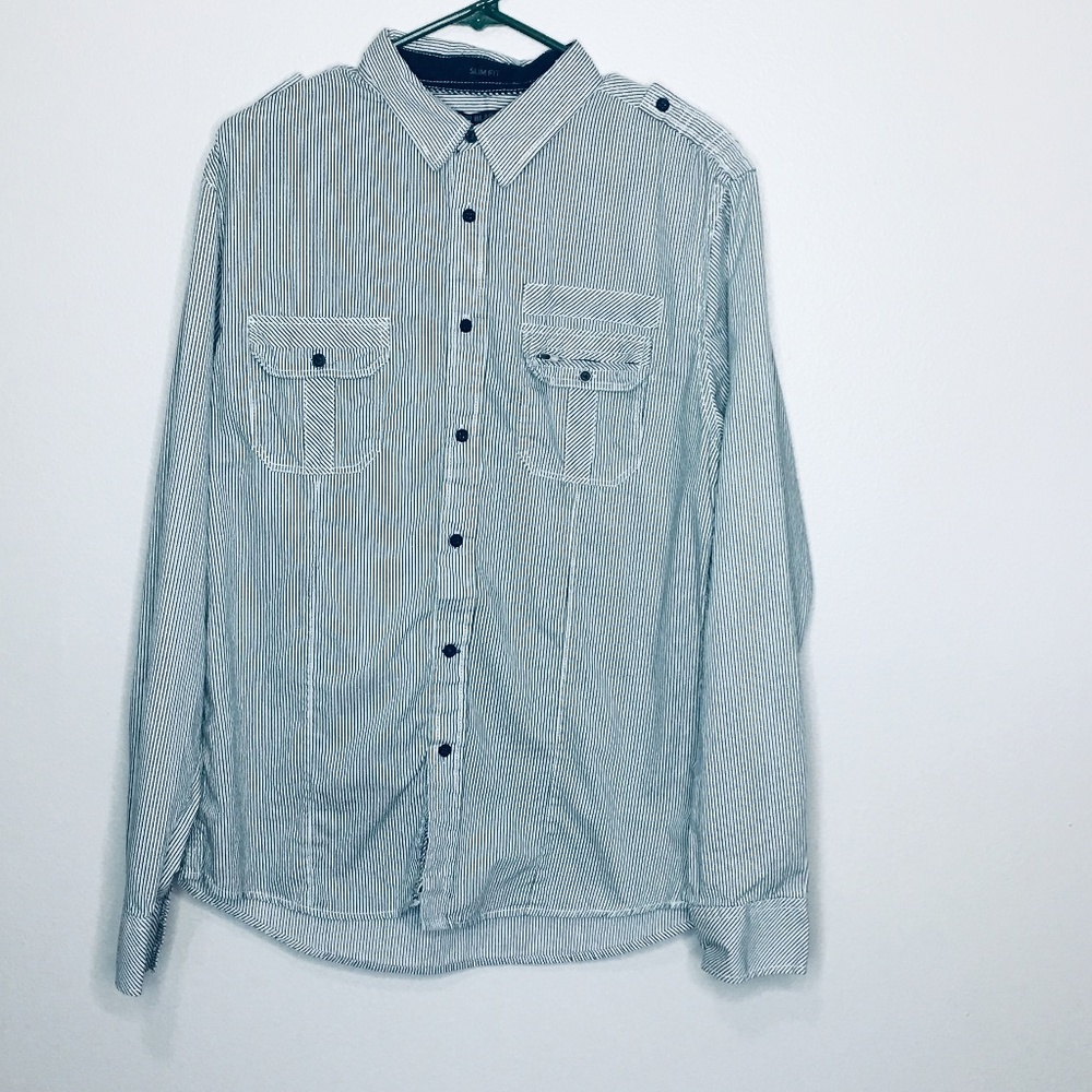 Mens Black/ White Striped Button Down L